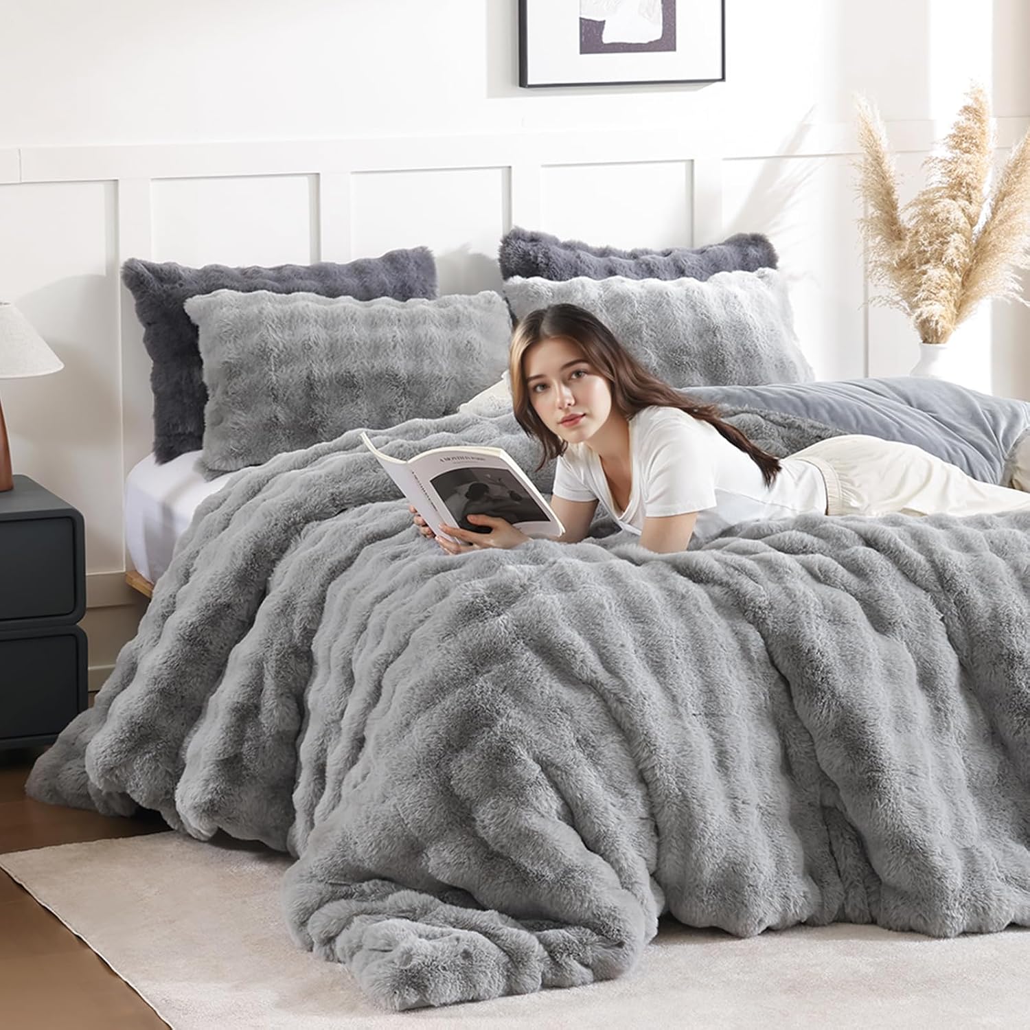 YIKUSH Light Gray Comforter Set King – Ultra Soft & Warm Faux Fur Comforter for Winter, Elegant Fluffy Comforter King Set with Pillowcases, Cozy Gray Bedding Set