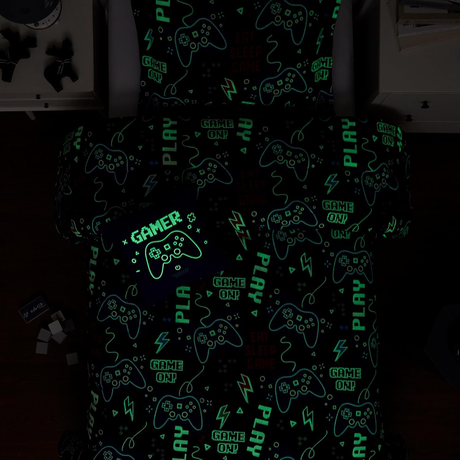 Kids Comforter Set Twin Size for Boys, Glow in The Dark Gamer Bedding Set 1 Comforter, 1 Decor Pillow, 1 Pillow Sham, Twin XL Comforter Set Dorm Bedding