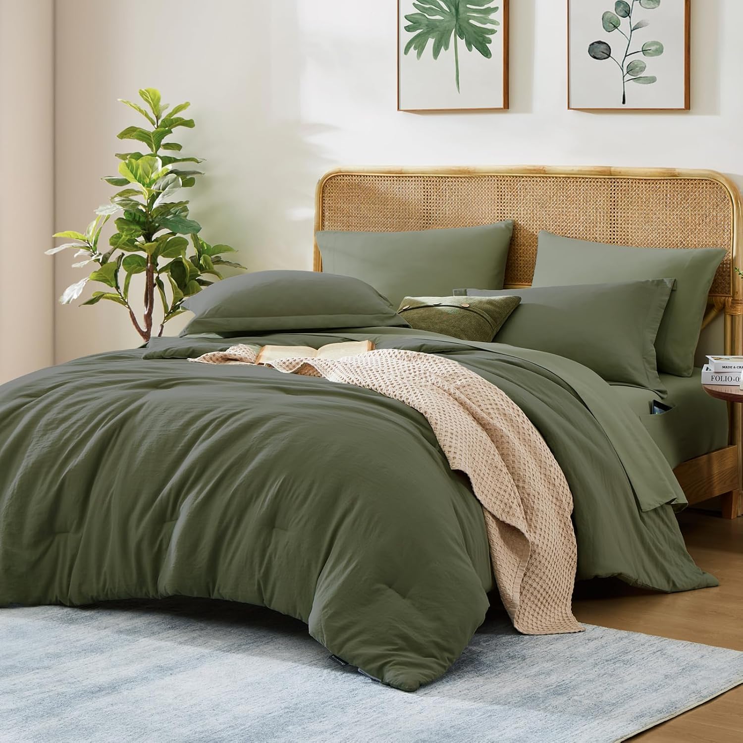 WRENSONGE Queen Comforter Set - 7 Pieces Sage Green Soft Bed in a Bag Queen with Fitted Sheet, Flat Sheet, 2 Pillow Shams, and 2 Pillowcases- Warm Bedding Sets Queen for All Season