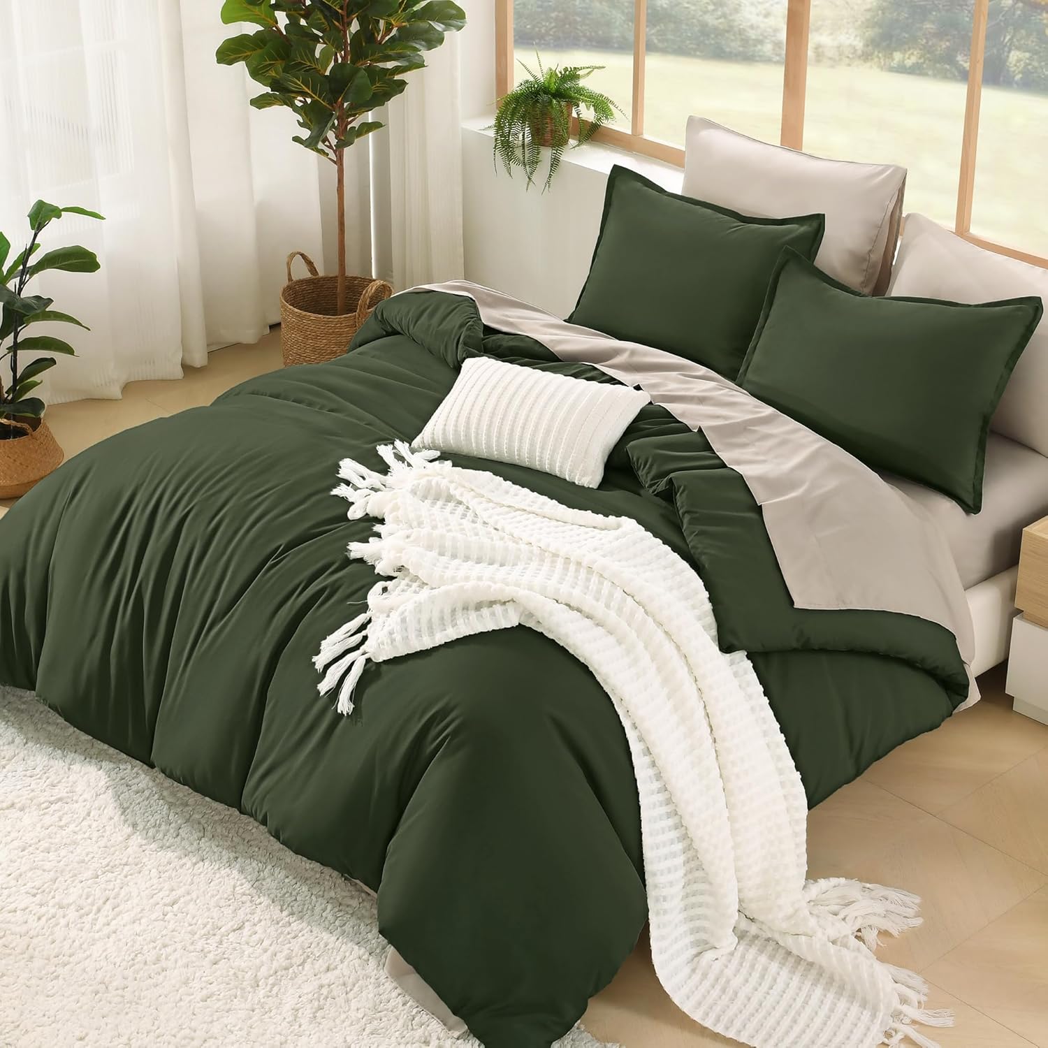 Litanika Queen Comforter Set Dark Emerald Green - 7 Pieces Bed in a Bag Queen Bedding Comforter Sets, Solid Lightweight Bed Set with Comforter, Sheets, Pillowcases & Shams