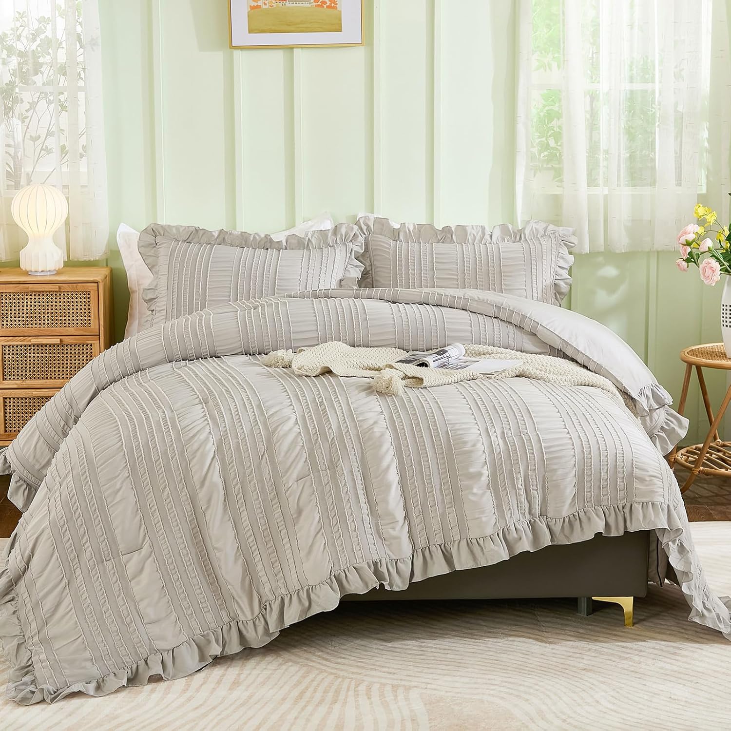 WONGS BEDDING White Queen Comforter Set,Boho Ruffle Comforter for Queen Bed,Soft Seersucker Shabby Chic Bedding Set with 1 Comforter,2 Tufted Pillowcases 90"×90"