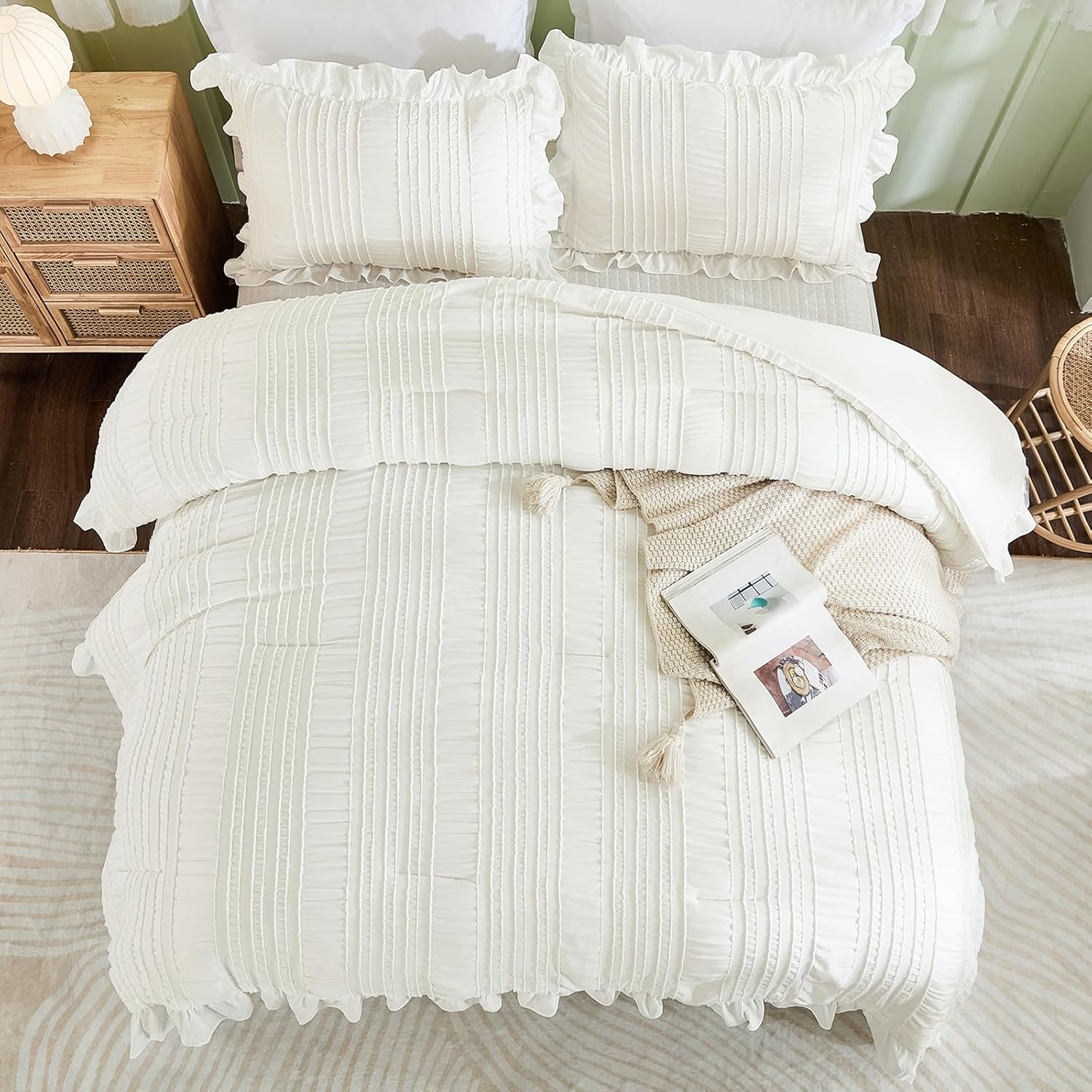 WONGS BEDDING White Queen Comforter Set,Boho Ruffle Comforter for Queen Bed,Soft Seersucker Shabby Chic Bedding Set with 1 Comforter,2 Tufted Pillowcases 90"×90"