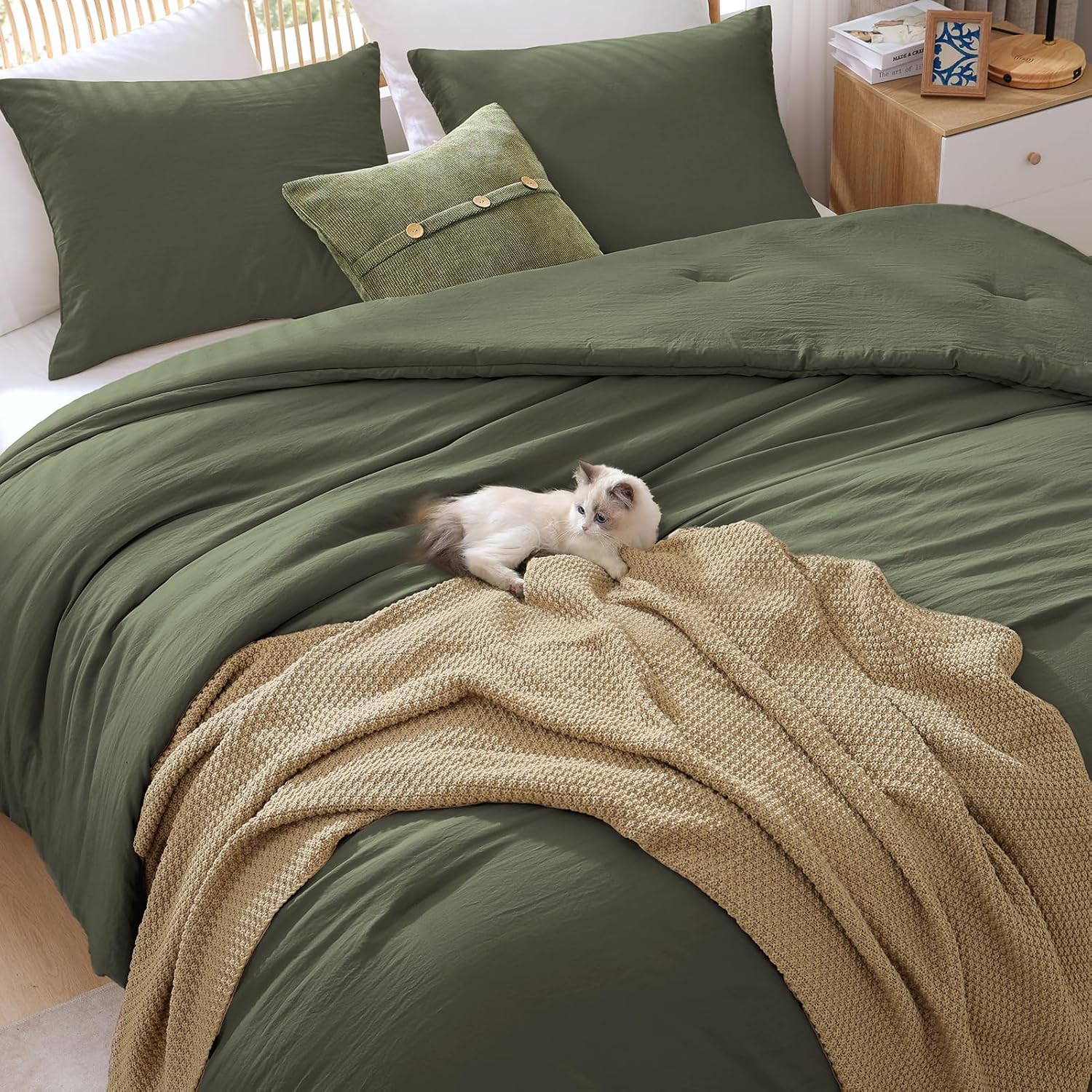 WRENSONGE King Size Comforter Set - 3 Pieces Olive Green Comforter Prewashed Soft Lightweight for All Seasons,Fluffy Down Alternative Comforter King Size with 2 Pillow Shams