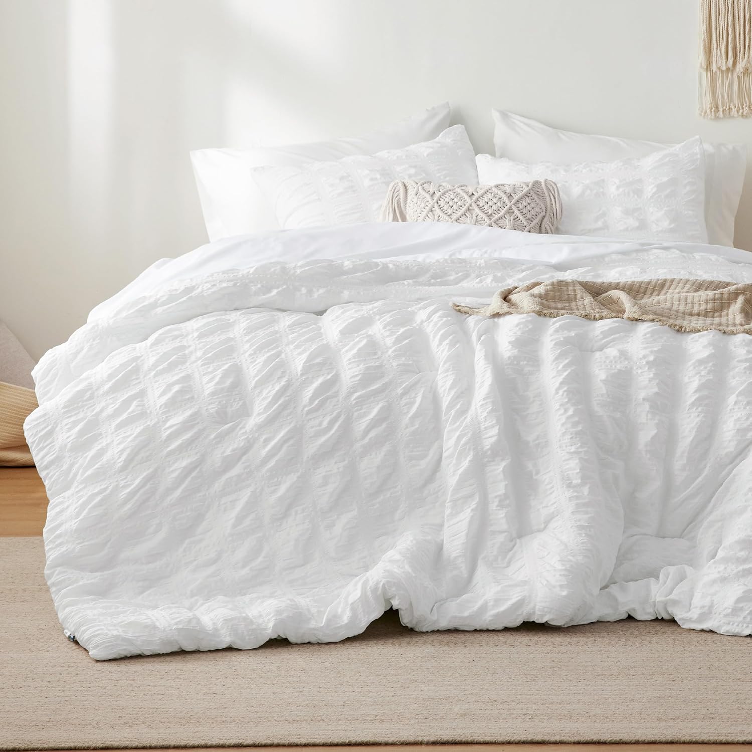 Bedsure Bed in a Bag Queen - 7 Pieces Plaid Seersucker Bedding Comforter Sets, Soft Lightweight White Boho Bed Set with Comforters Queen Size, Sheets, Pillowcases & Shams