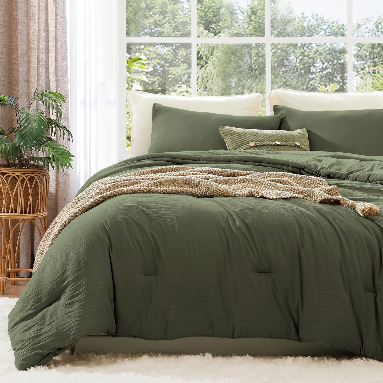 WRENSONGE King Size Comforter Set - 3 Pieces Olive Green Comforter Prewashed Soft Lightweight for All Seasons,Fluffy Down Alternative Comforter King Size with 2 Pillow Shams