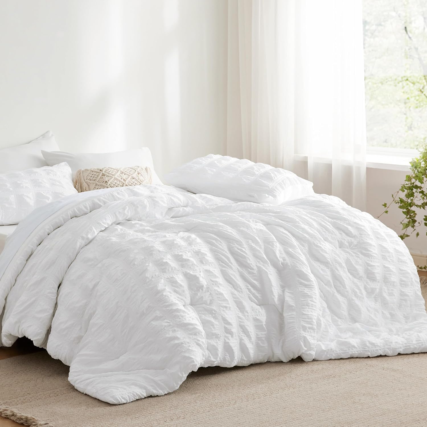 Bedsure Bed in a Bag Queen - 7 Pieces Plaid Seersucker Bedding Comforter Sets, Soft Lightweight White Boho Bed Set with Comforters Queen Size, Sheets, Pillowcases & Shams
