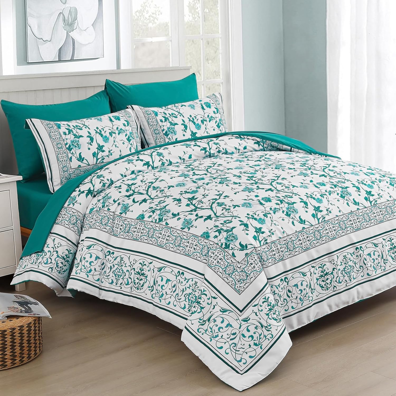 Dobuyly Floral Queen Comforter Set, 7 Piece Bed in a Bag Queen Size Blue Flowers on White Botanical Bedding Set, Soft Microfiber Bedding Comforter Sets with Sheets for All Season