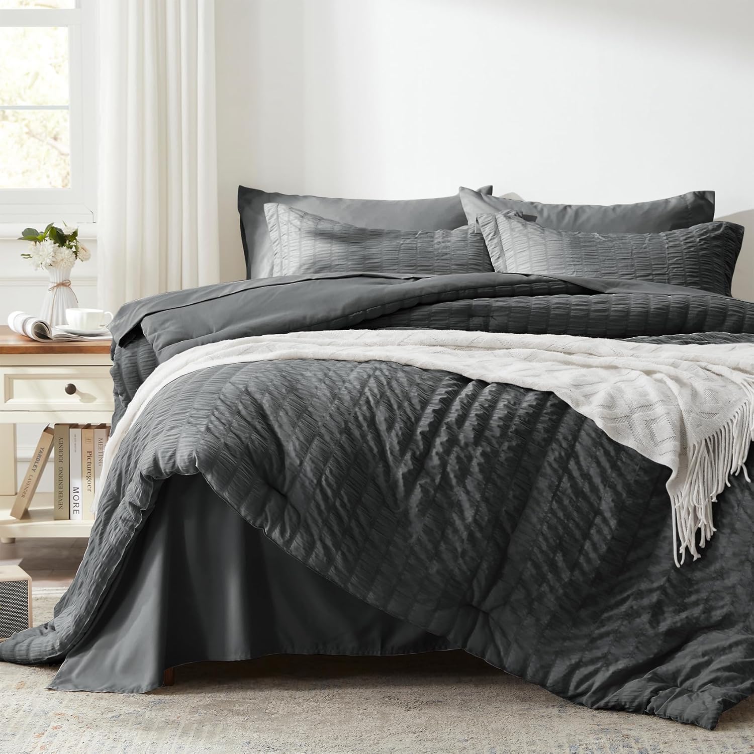 Zzlpp Queen Comforter Set 7 Pieces, Olive Green Seersucker Bed in a Bag with Comforter and Sheets, All Season Bedding Sets with 1 Comforter, 2 Pillow Shams, 2 Pillowcases, 1 Flat Sheet