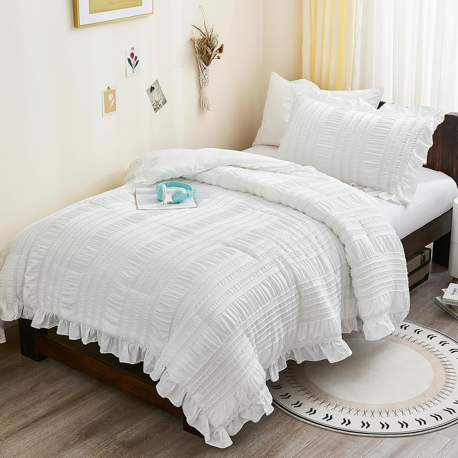 WONGS BEDDING White Queen Comforter Set,Boho Ruffle Comforter for Queen Bed,Soft Seersucker Shabby Chic Bedding Set with 1 Comforter,2 Tufted Pillowcases 90"×90"