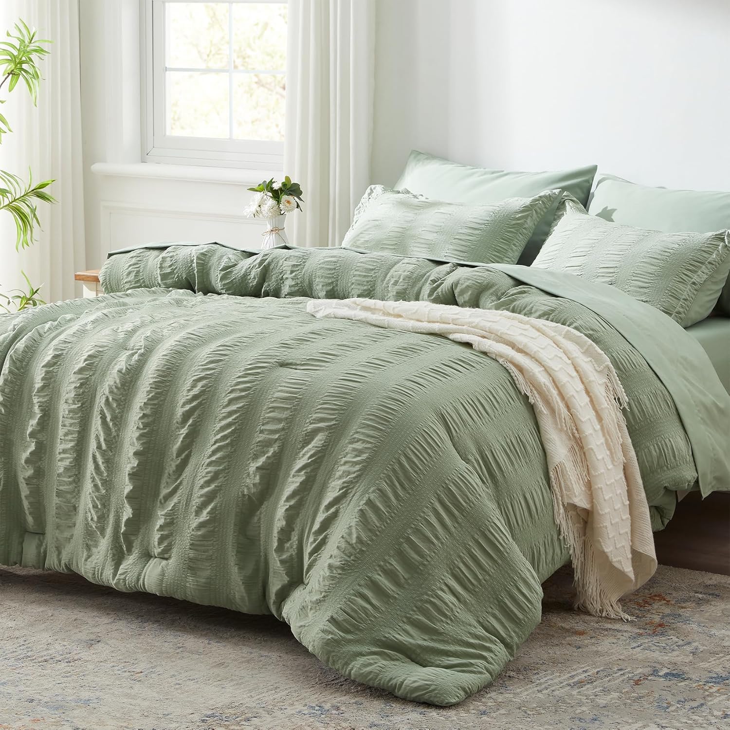 Zzlpp Queen Comforter Set 7 Pieces, Olive Green Seersucker Bed in a Bag with Comforter and Sheets, All Season Bedding Sets with 1 Comforter, 2 Pillow Shams, 2 Pillowcases, 1 Flat Sheet