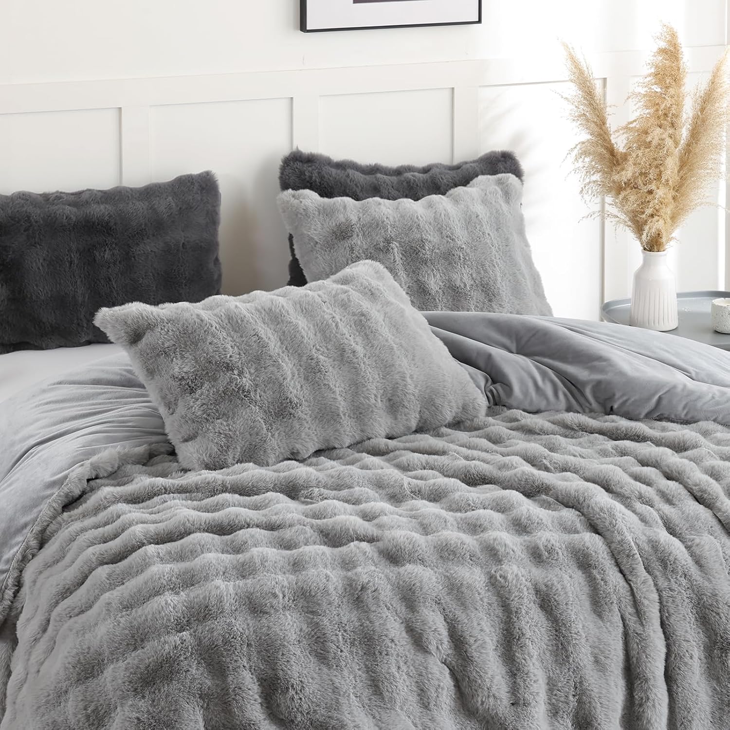 YIKUSH Light Gray Comforter Set King – Ultra Soft & Warm Faux Fur Comforter for Winter, Elegant Fluffy Comforter King Set with Pillowcases, Cozy Gray Bedding Set