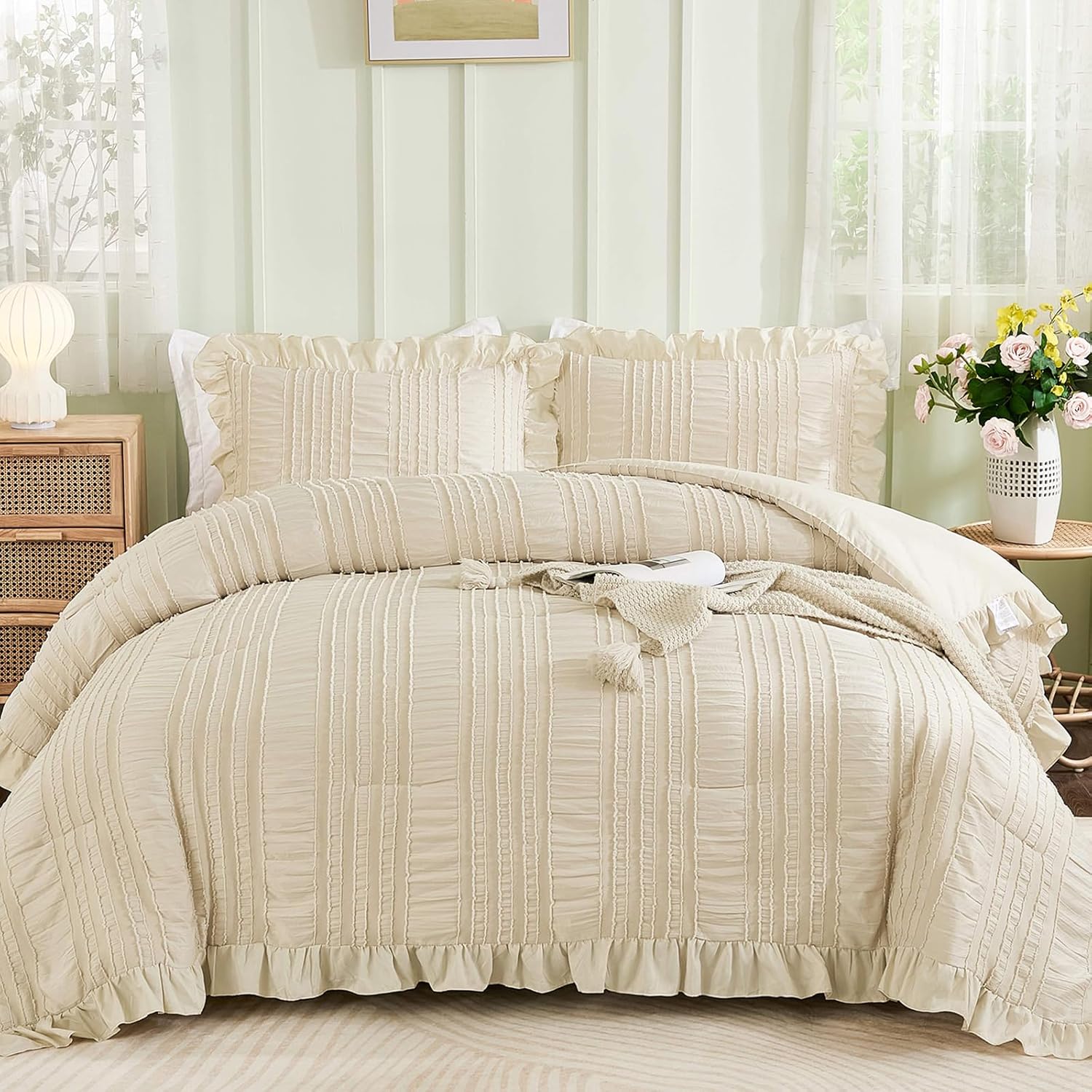 WONGS BEDDING White Queen Comforter Set,Boho Ruffle Comforter for Queen Bed,Soft Seersucker Shabby Chic Bedding Set with 1 Comforter,2 Tufted Pillowcases 90"×90"