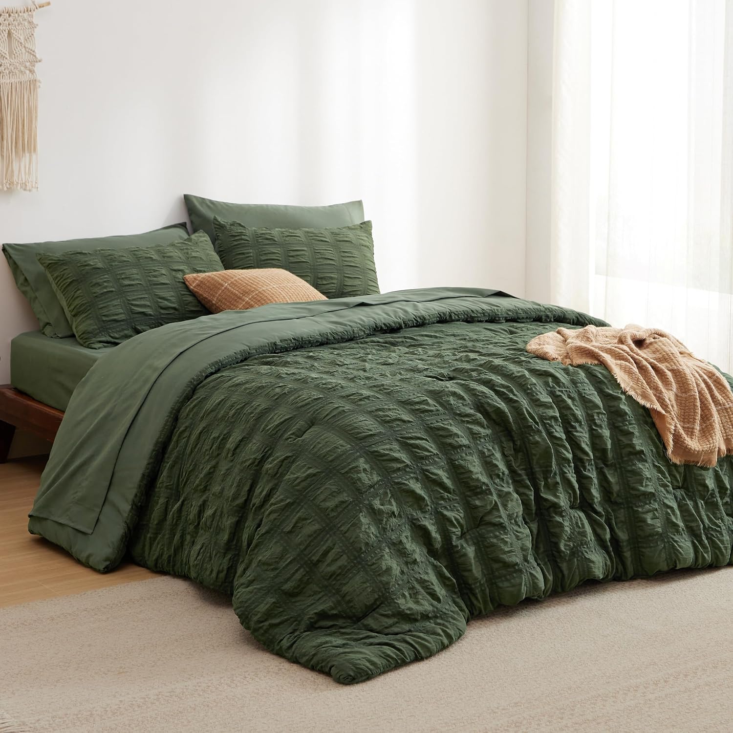 Bedsure Bed in a Bag Queen - 7 Pieces Plaid Seersucker Bedding Comforter Sets, Soft Lightweight White Boho Bed Set with Comforters Queen Size, Sheets, Pillowcases & Shams