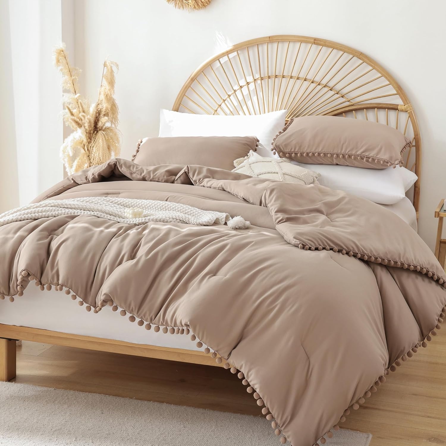 YIRDDEO Queen Comforter Set - Comforter Queen Size Sets with Ball Pom Fringe, Soft Bedding Set for All Seasons - 3 Pieces, 1 Comforter (90"x90") & 2 Pillow Shams (20"x26"), Blush