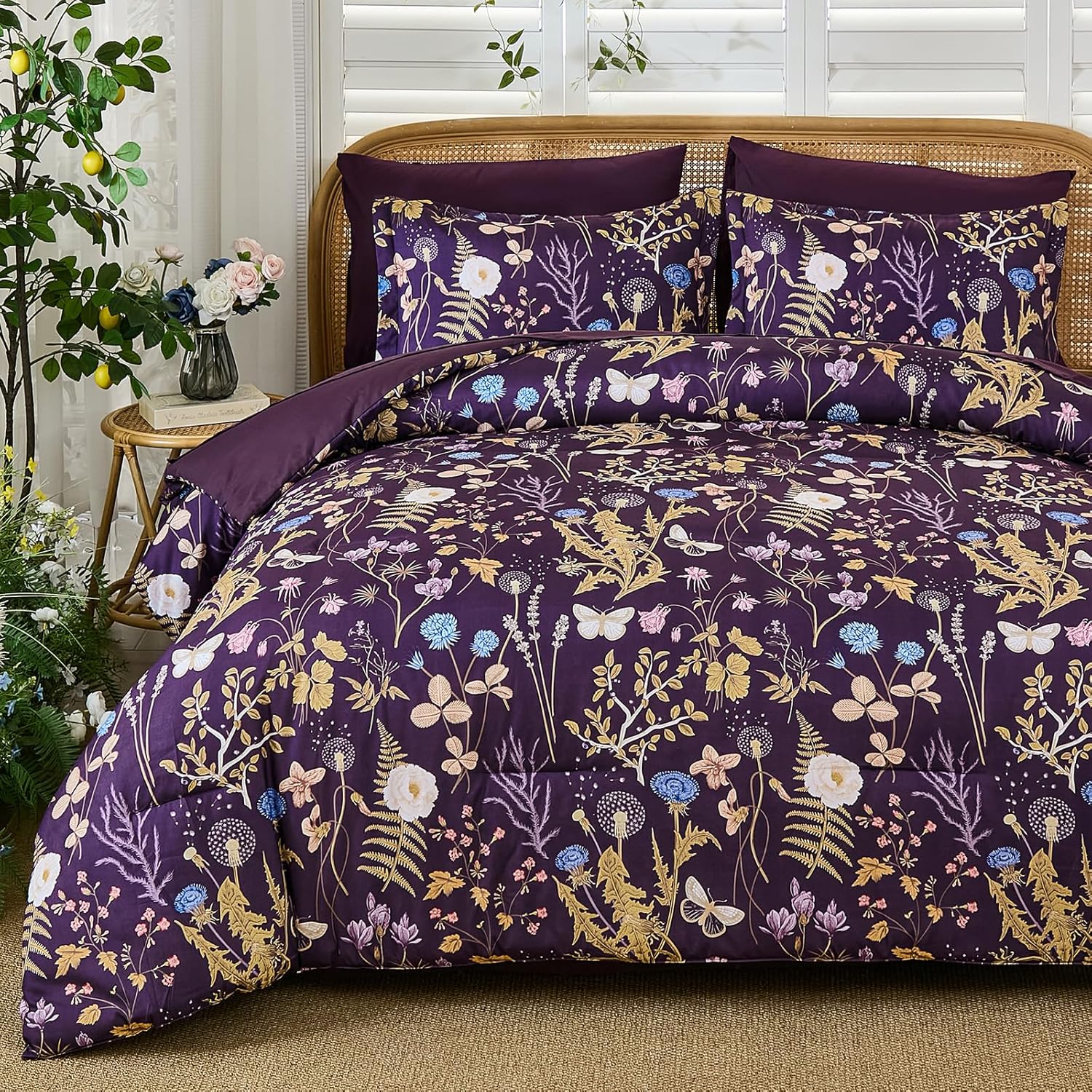 Yiran Queen Comforter Set 7 Piece, Dark Green Floral Bedding Set, Bed in a Bag Queen with Botanical Flowers Patterns, Soft Microfiber Complete Bedding Set with Sheets for All Season