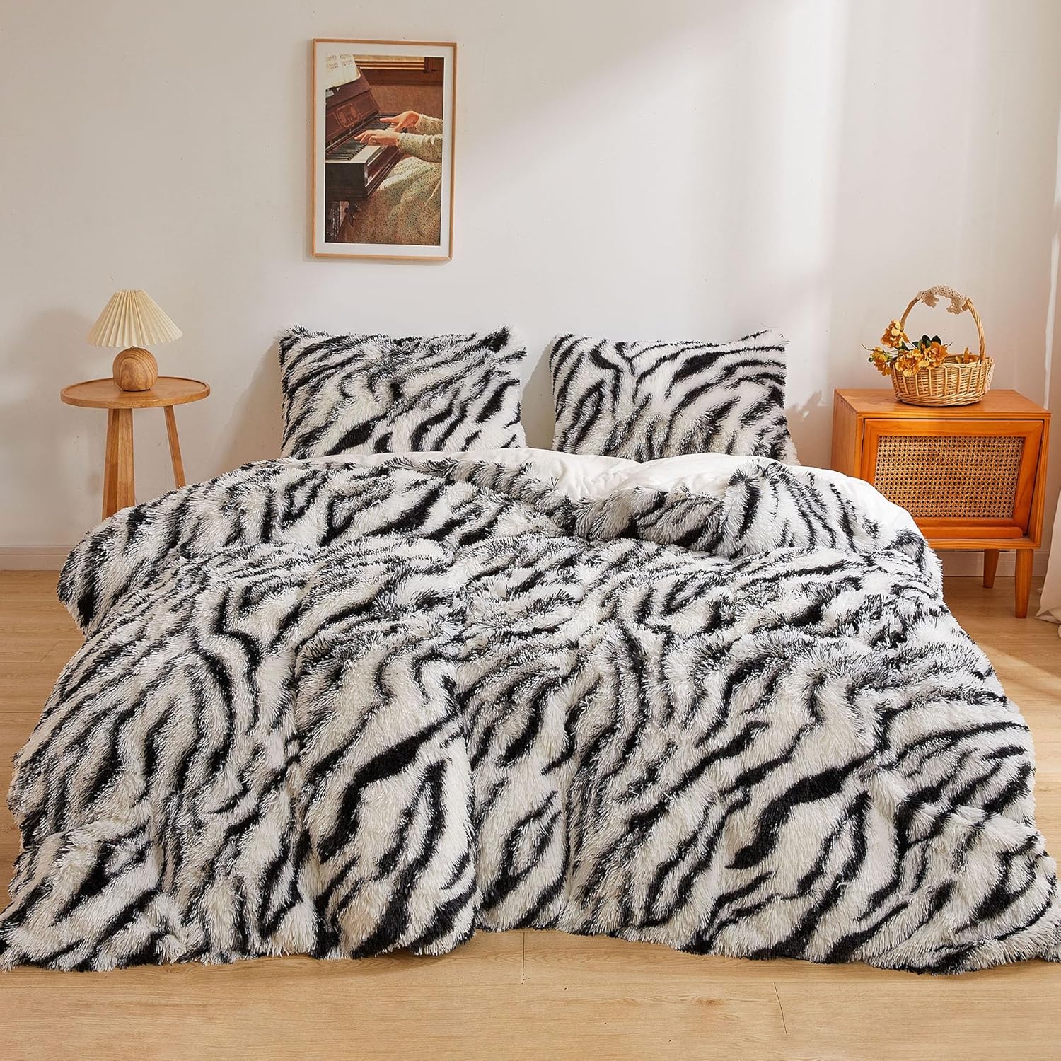 XeGe Cheetah Print Fluffy Faux Fur Duvet Cover Set, 3 Pieces Soft Plush Shaggy Fuzzy Bedding Set(1 Faux Fur Leopard Print Comforter Cover + 2 Furry Pillowcases), Zipper Closure(Queen, Brown)