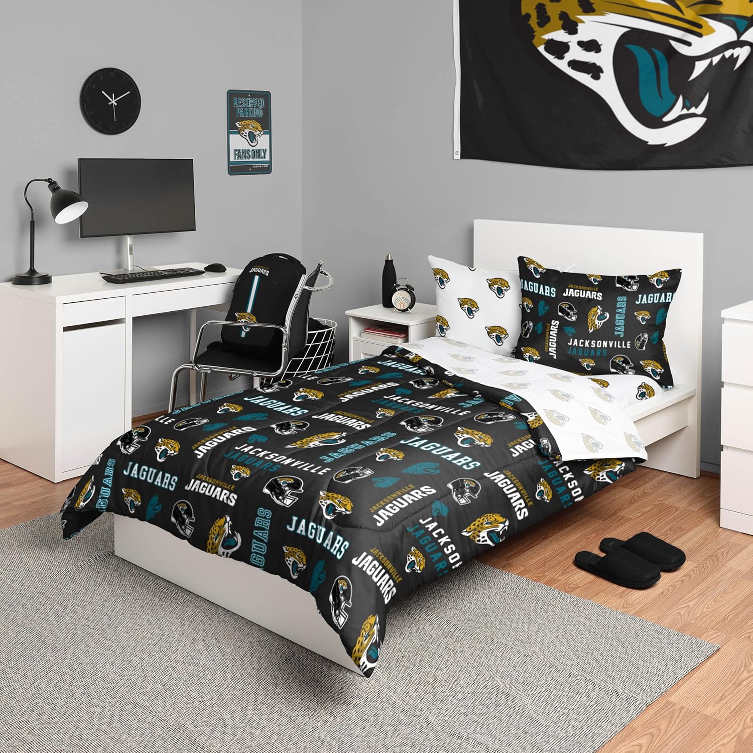 FOCO Unisex-Adult NFL Team Logo Bed in a Bag Comforter, Sheets, Pillow Cases Bedding 5-Piece Set